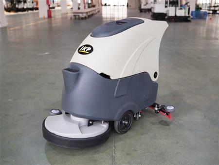 Xe điện lau dọn chà sàn đẩy tay Q5