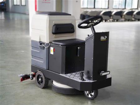Xe điện chà sàn lau dọn ngồi lái V6