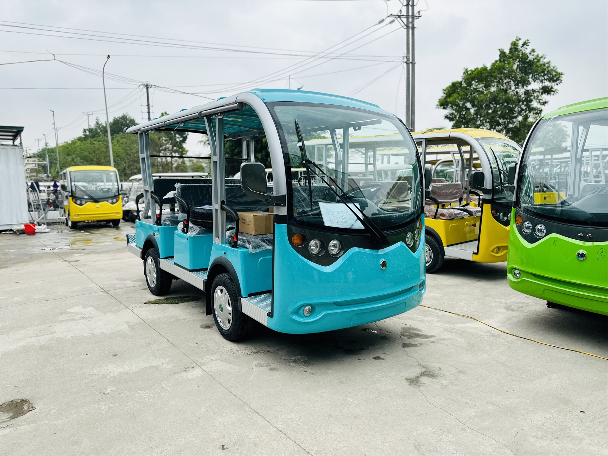 Xe điện bốn bánh 2