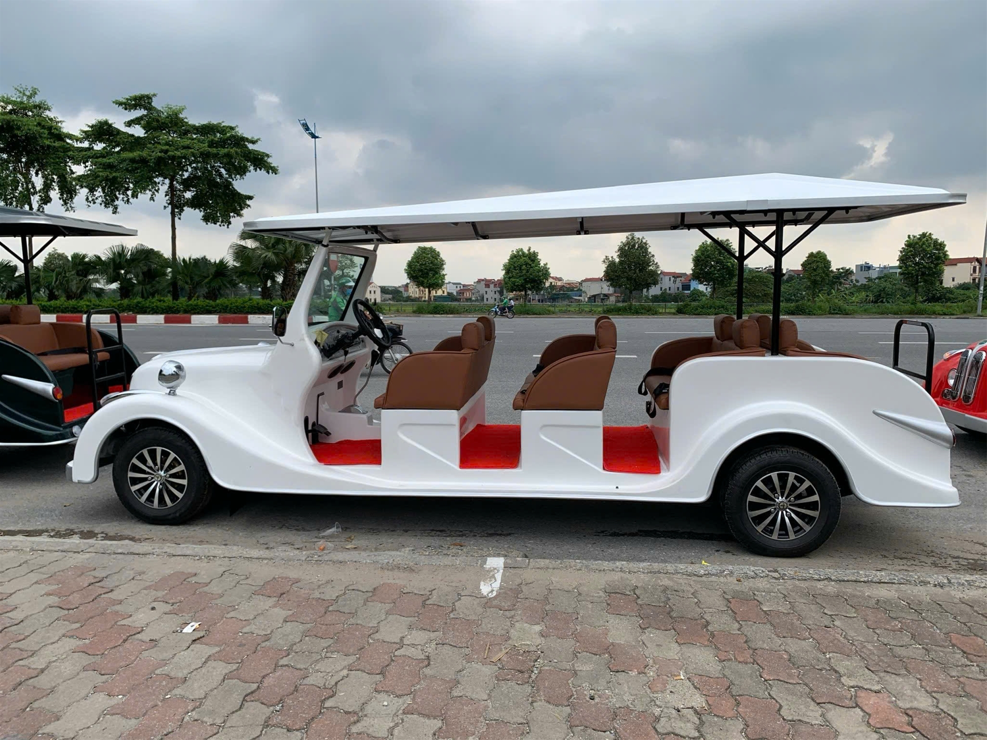 Xe điện dáng cổ